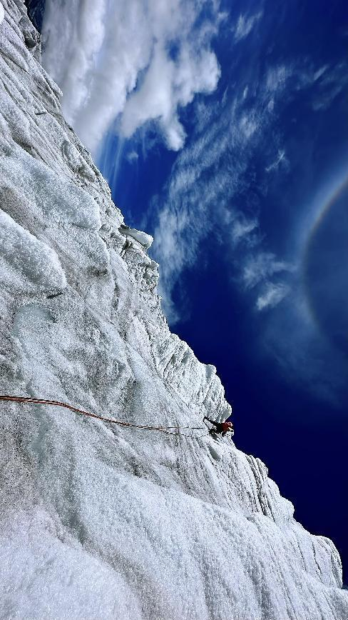 致敬攀登精神 户外之王山海炮护航阿玛直米双峰首攀