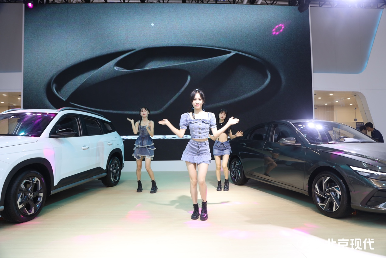 双节小长假出行攻略：打卡北京现代福州车展展台，逛热门好车